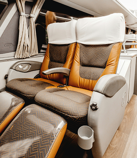 seats with foot rests